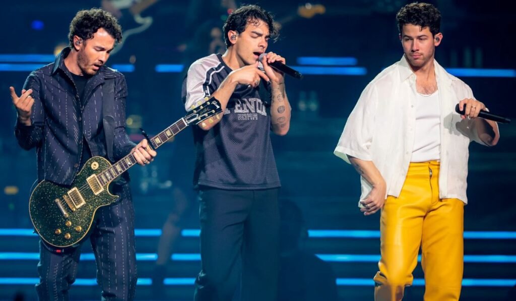 what-are-some-famous-trio-names-from-pop-culture